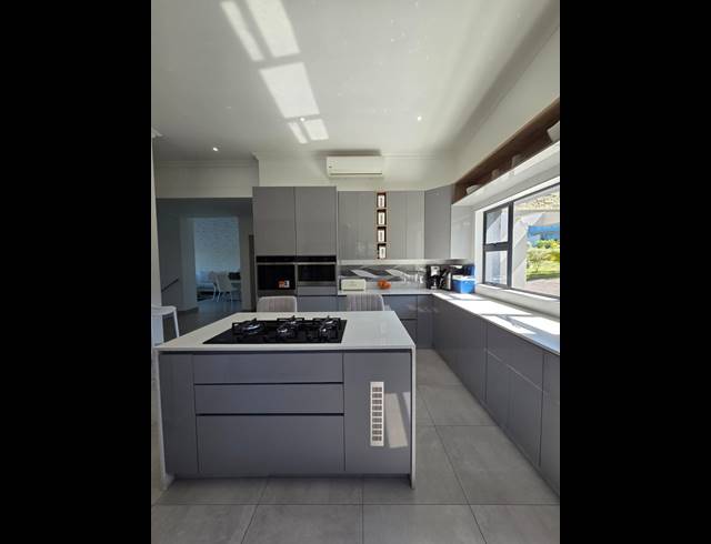 4 BEDROOM HOUSE FOR SALE IN PALM LAKES ESTATE